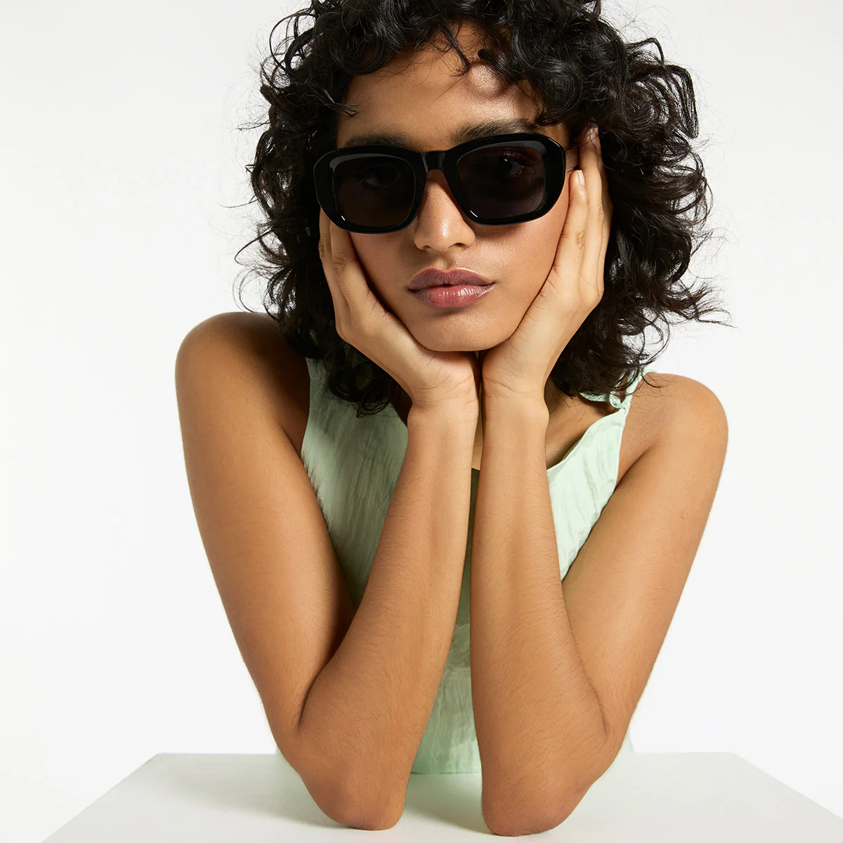 Cascade Sunglasses - Black - Image 2