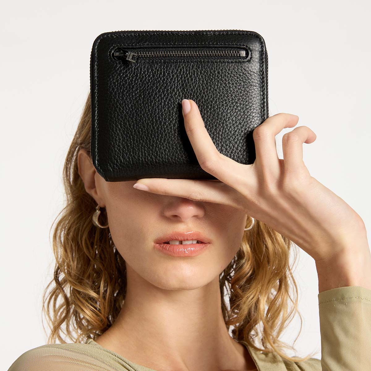 Change Always Comes Jewellery Case - Black - Image 2