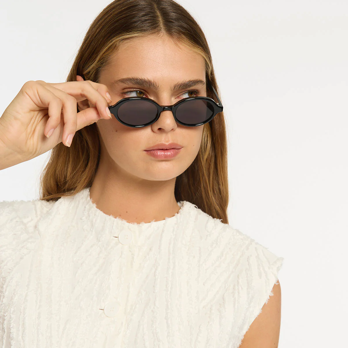 Wonder Sunglasses - Black - Image 8
